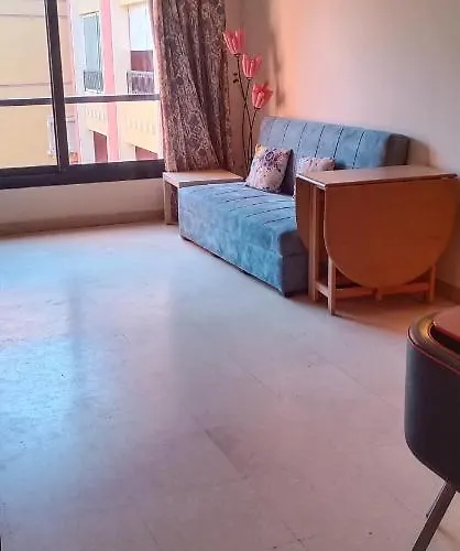 Esplanada Apartment, No Single Men