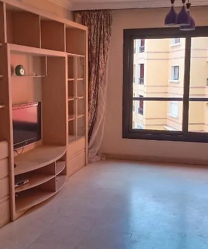 Esplanada Apartment, No Single Men *