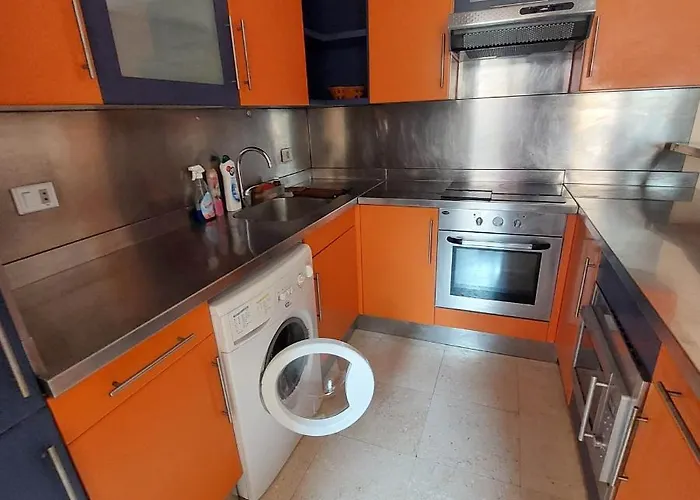 Esplanada Apartment, No Single Men