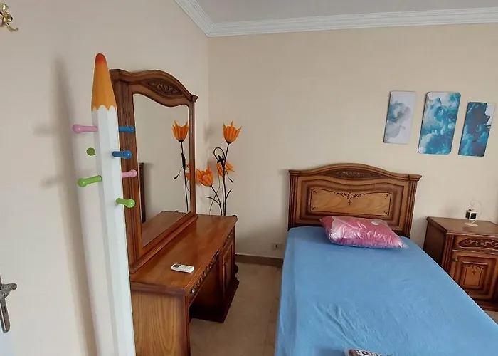 Esplanada Apartment, No Single Men Apartman Gurdaka