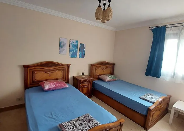 Esplanada Apartment, No Single Men *