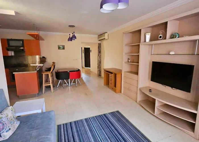 Esplanada Apartment, No Single Men * Gurdaka