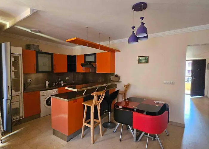 Esplanada Apartment, No Single Men Apartman Gurdaka