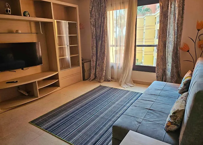 Esplanada Apartment, No Single Men *