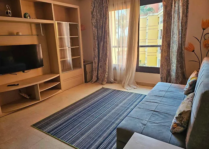 Esplanada Apartment, No Single Men * Gurdaka