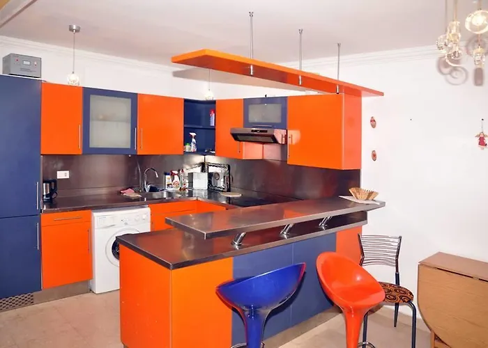 Esplanada Apartment, No Single Men Gurdaka
