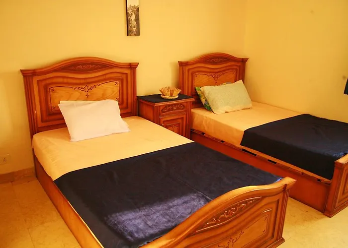 Esplanada Apartment, No Single Men Apartman *