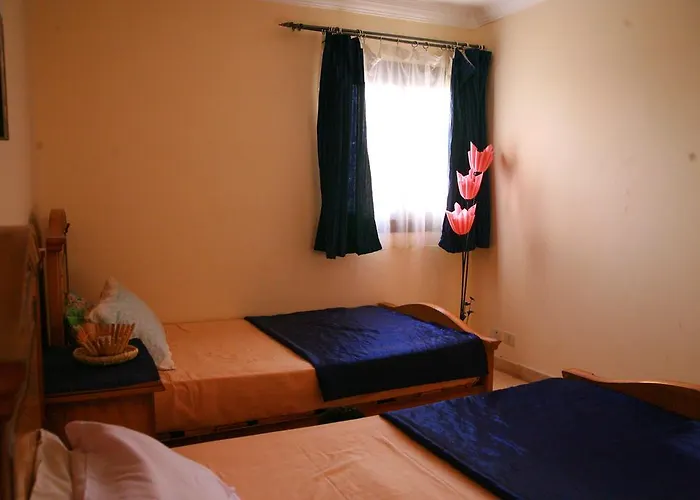 Esplanada Apartment, No Single Men Apartman Gurdaka