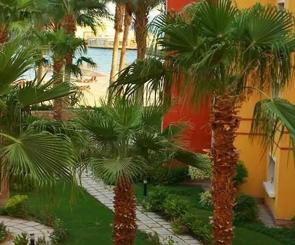 Esplanada Apartment, No Single Men Gurdaka